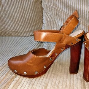 Ladies Size 8.5/9 Discontinued Vince Camuto Heels